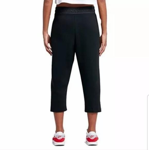 Nike sportswear tech fleece cropped pant - Picture 2 of 7